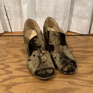 Cabi Green Velvet Open-Toe Sandals